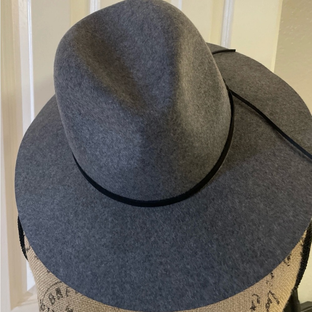 NWT Phenix Gray Hat Classic Wool.